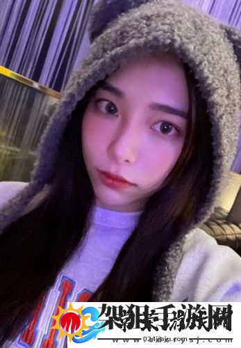 舌吻哼哼唧唧原声不带歌：亲吻时的细腻声音与情感交织，带你感受爱的真实瞬间！